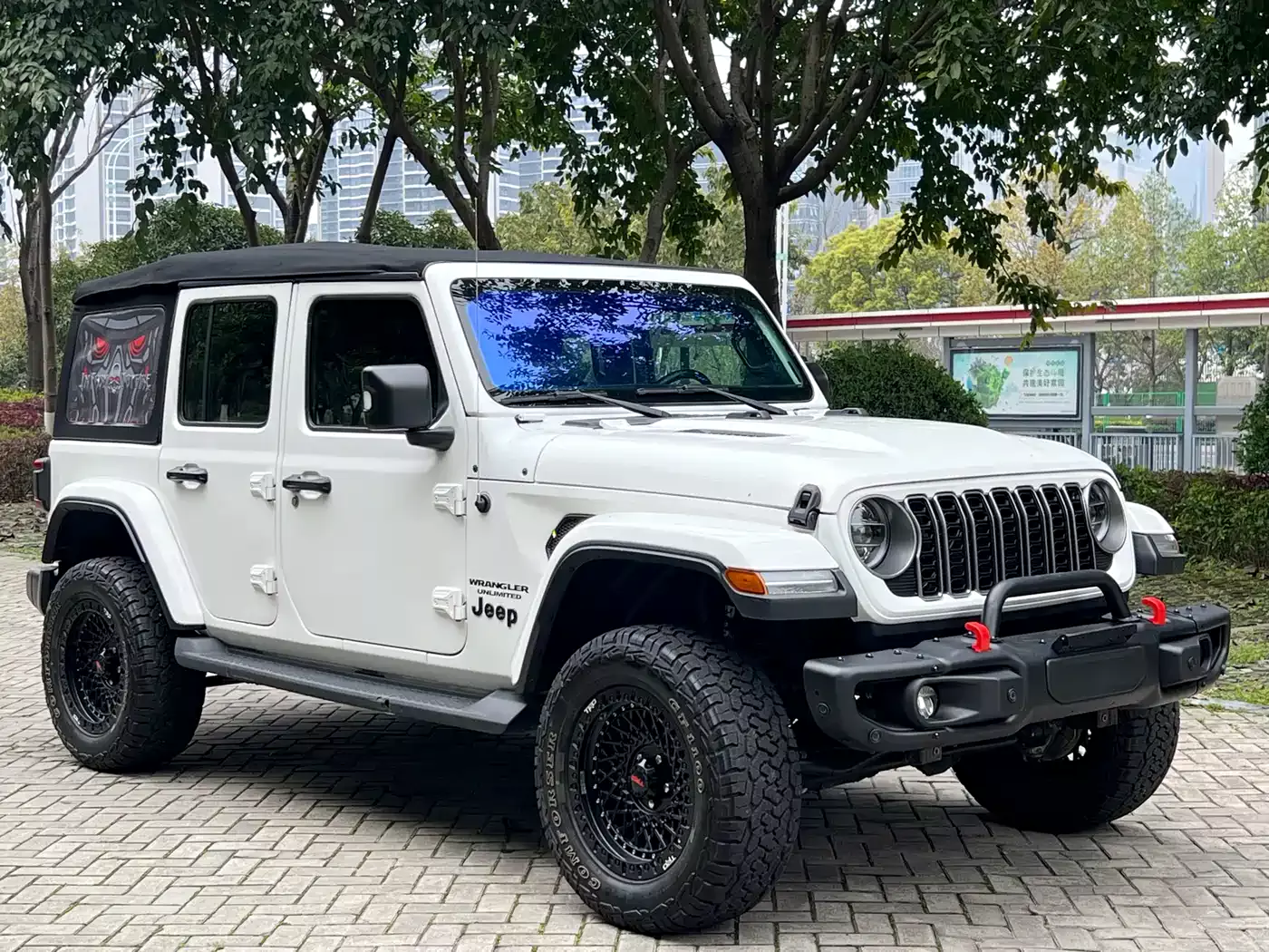 Jeep Wrangler 2022 2.0T Highland 4-Door фото 3