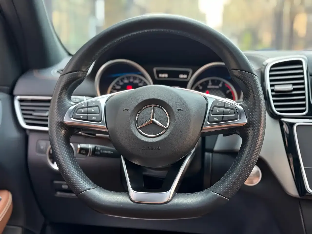 Mercedes-Benz GLE AMG 2017 AMG GLE 43 4MATIC фото 15