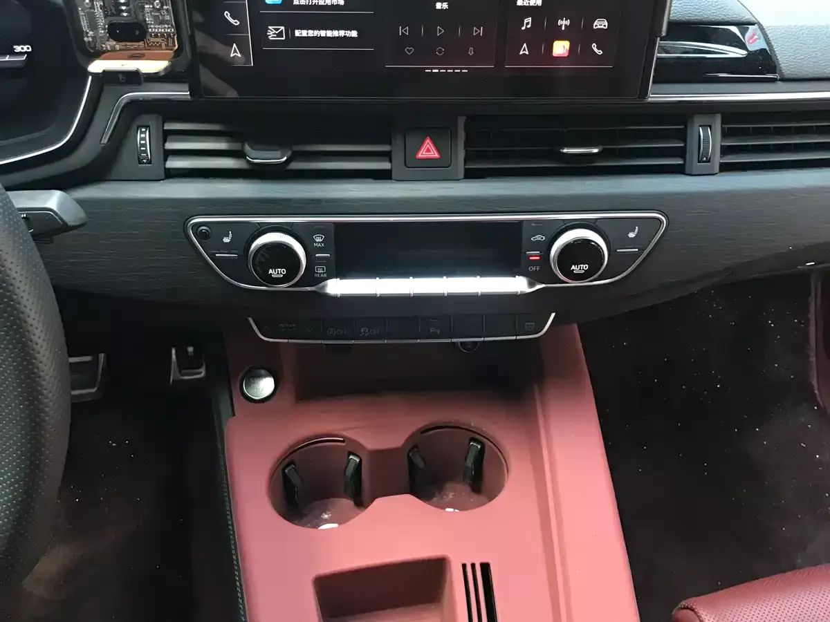 Audi A4L 2024 40 TFSI Luxury Dynamic фото 11