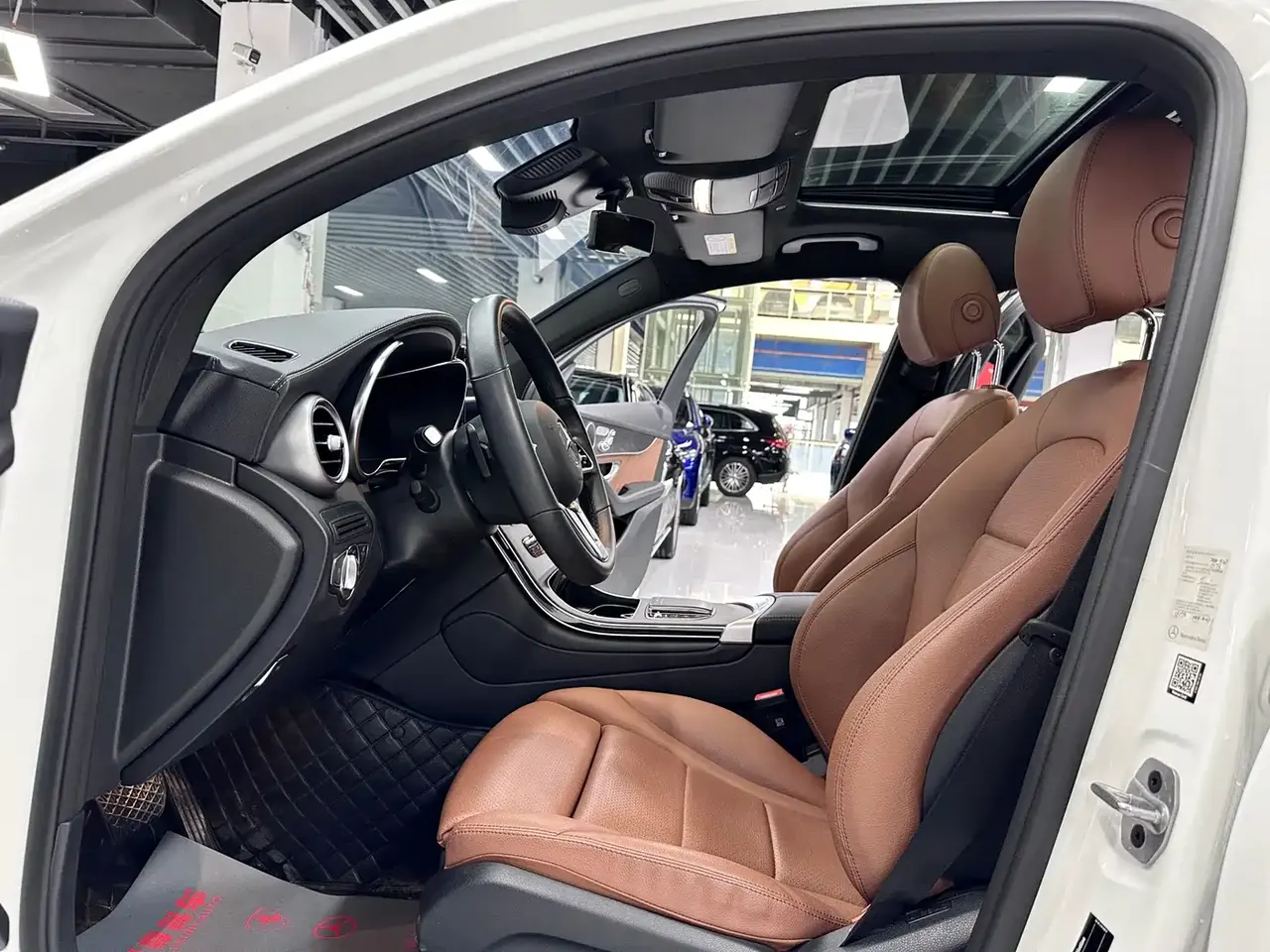 Mercedes-Benz GLC Coupe 2023 Model GLC 300 4MATIC Coupe SUV фото 4