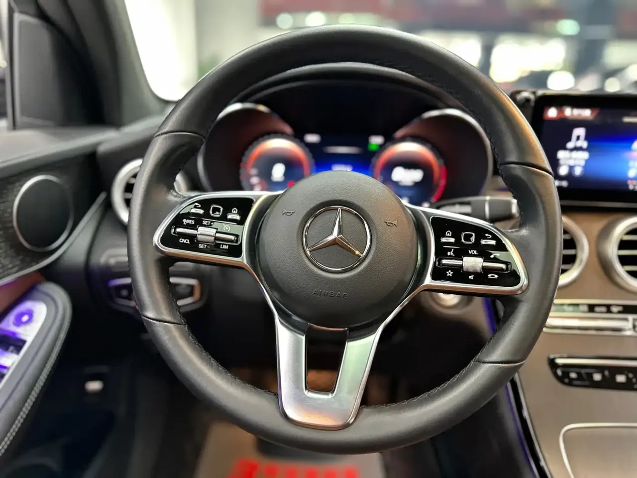 Mercedes-Benz GLC Coupe 2023 Model GLC 300 4MATIC Coupe SUV фото 9
