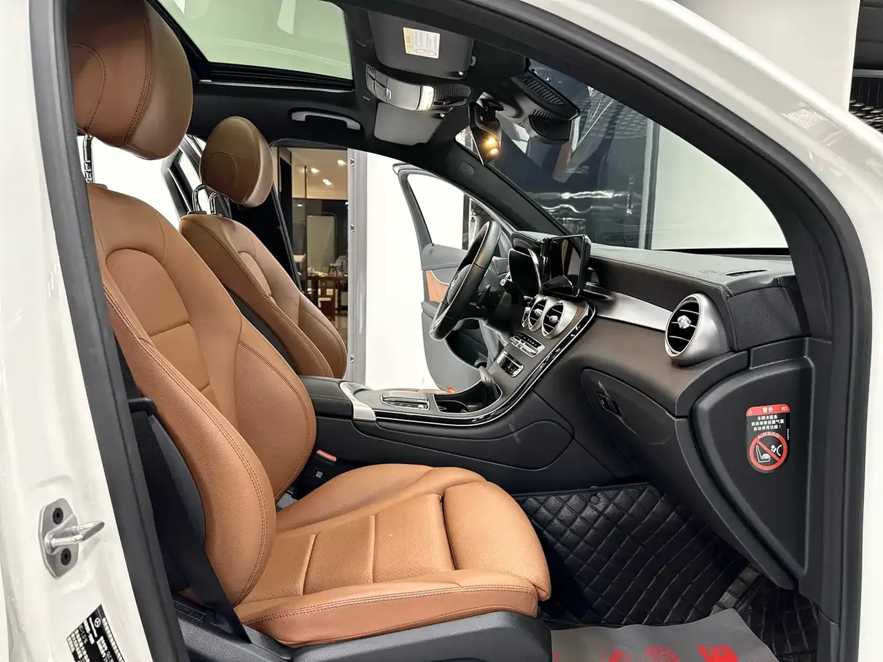 Mercedes-Benz GLC Coupe 2023 Model GLC 300 4MATIC Coupe SUV фото 10