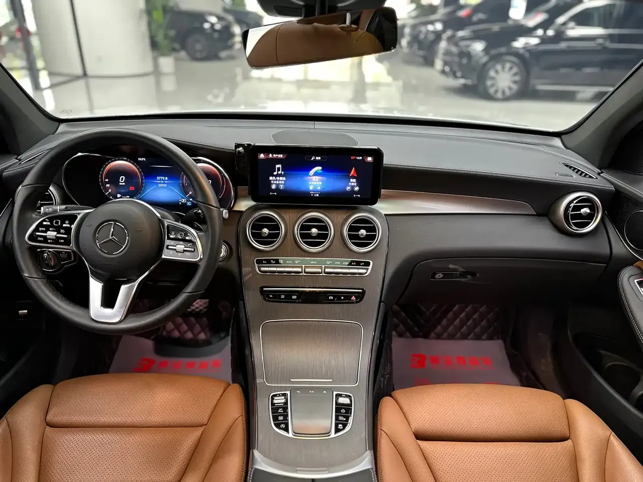 Mercedes-Benz GLC Coupe 2023 Model GLC 300 4MATIC Coupe SUV фото 11