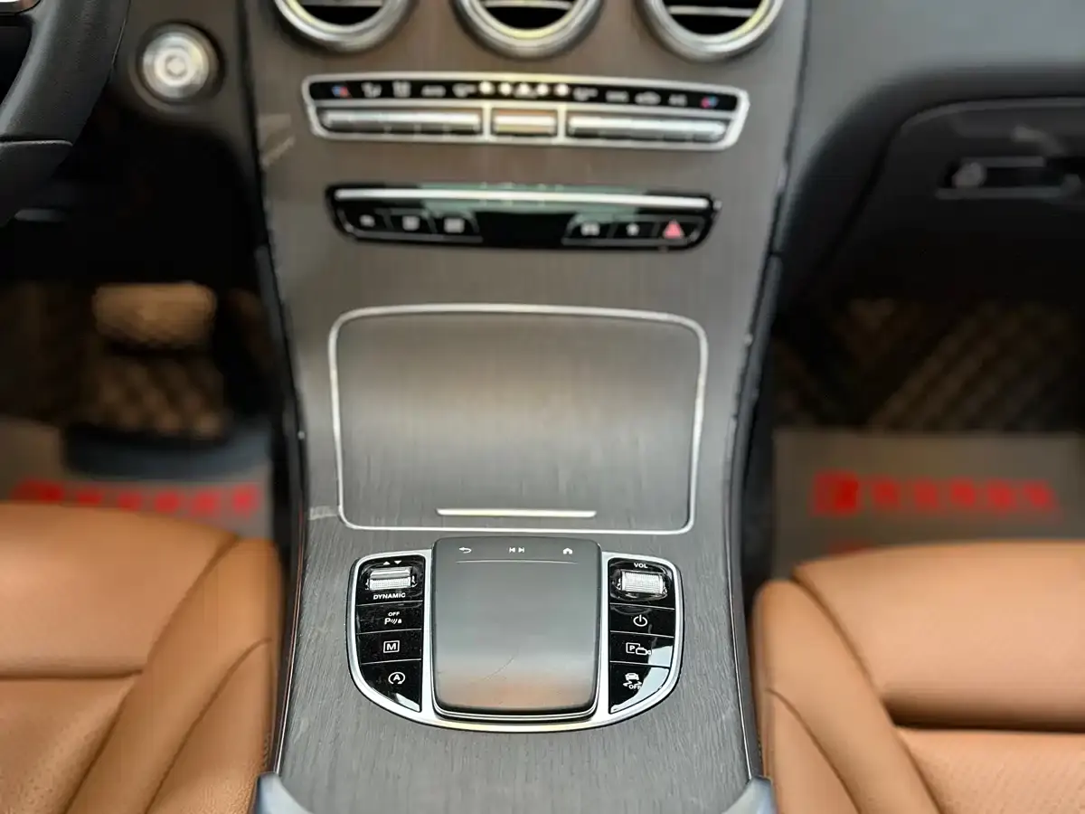 Mercedes-Benz GLC Coupe 2023 Model GLC 300 4MATIC Coupe SUV фото 14