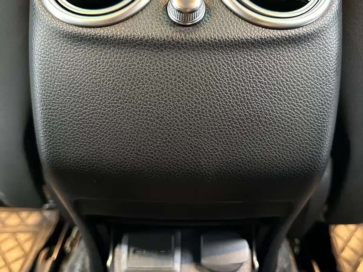 Mercedes-Benz GLC Coupe 2023 Model GLC 300 4MATIC Coupe SUV фото 15