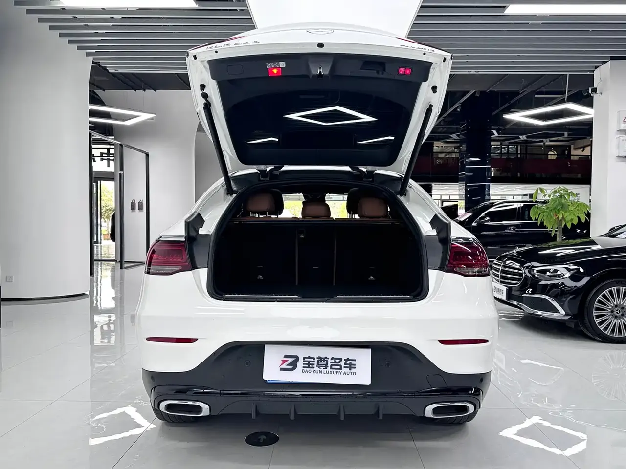 Mercedes-Benz GLC Coupe 2023 Model GLC 300 4MATIC Coupe SUV фото 16