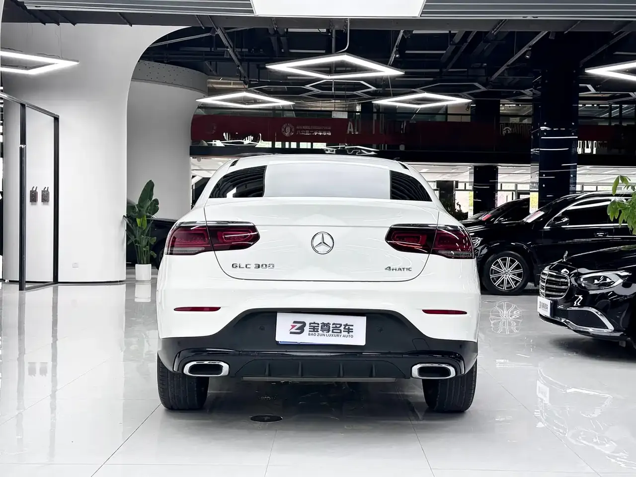 Mercedes-Benz GLC Coupe 2023 Model GLC 300 4MATIC Coupe SUV фото 18