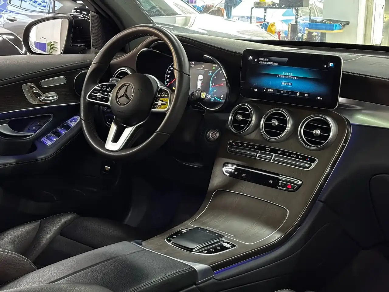Mercedes-Benz GLC 2023 GLC 260 L 4MATIC Luxury 5-Seater фото 7