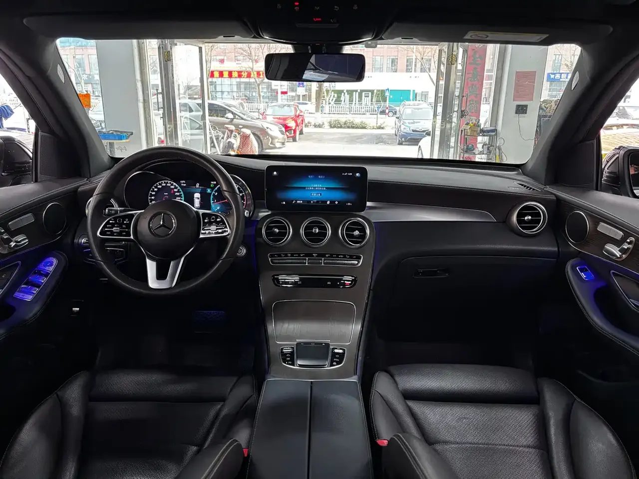 Mercedes-Benz GLC 2023 GLC 260 L 4MATIC Luxury 5-Seater фото 9