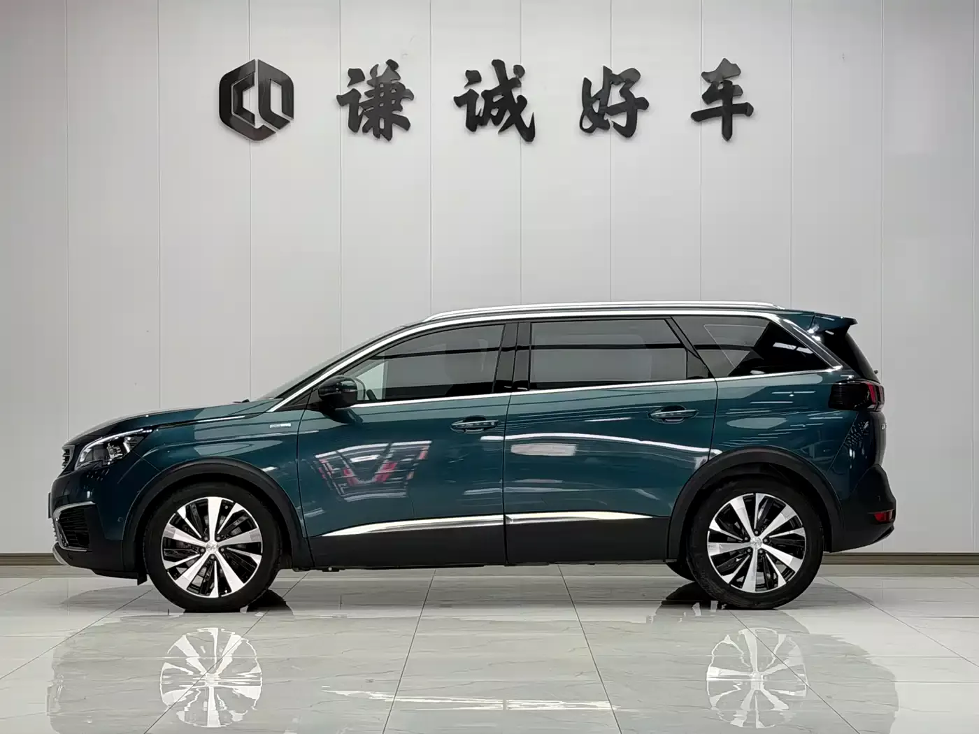 Peugeot 5008 2019 380THP 7-seat Luxury Edition фото 4