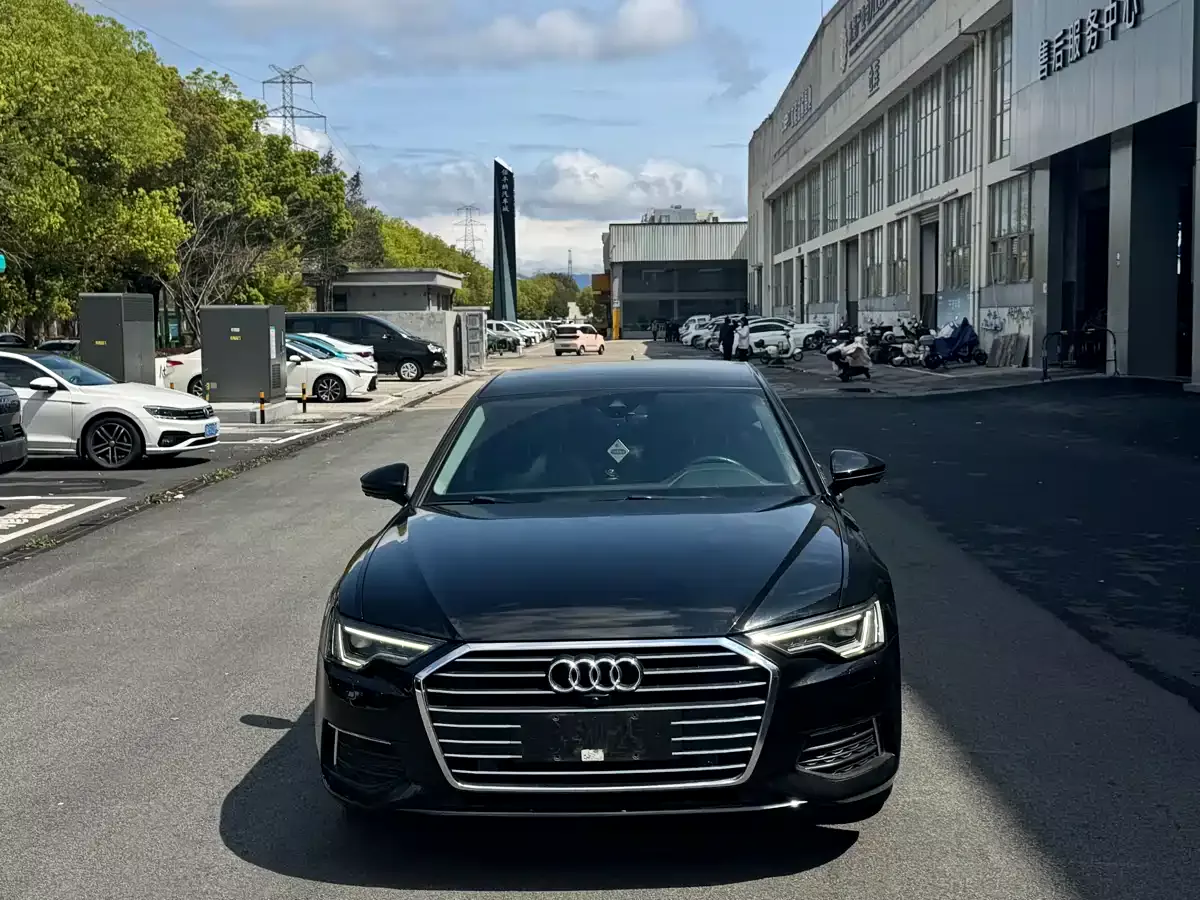 Audi A6L 2019 40 TFSI Luxury Elegance фото 2