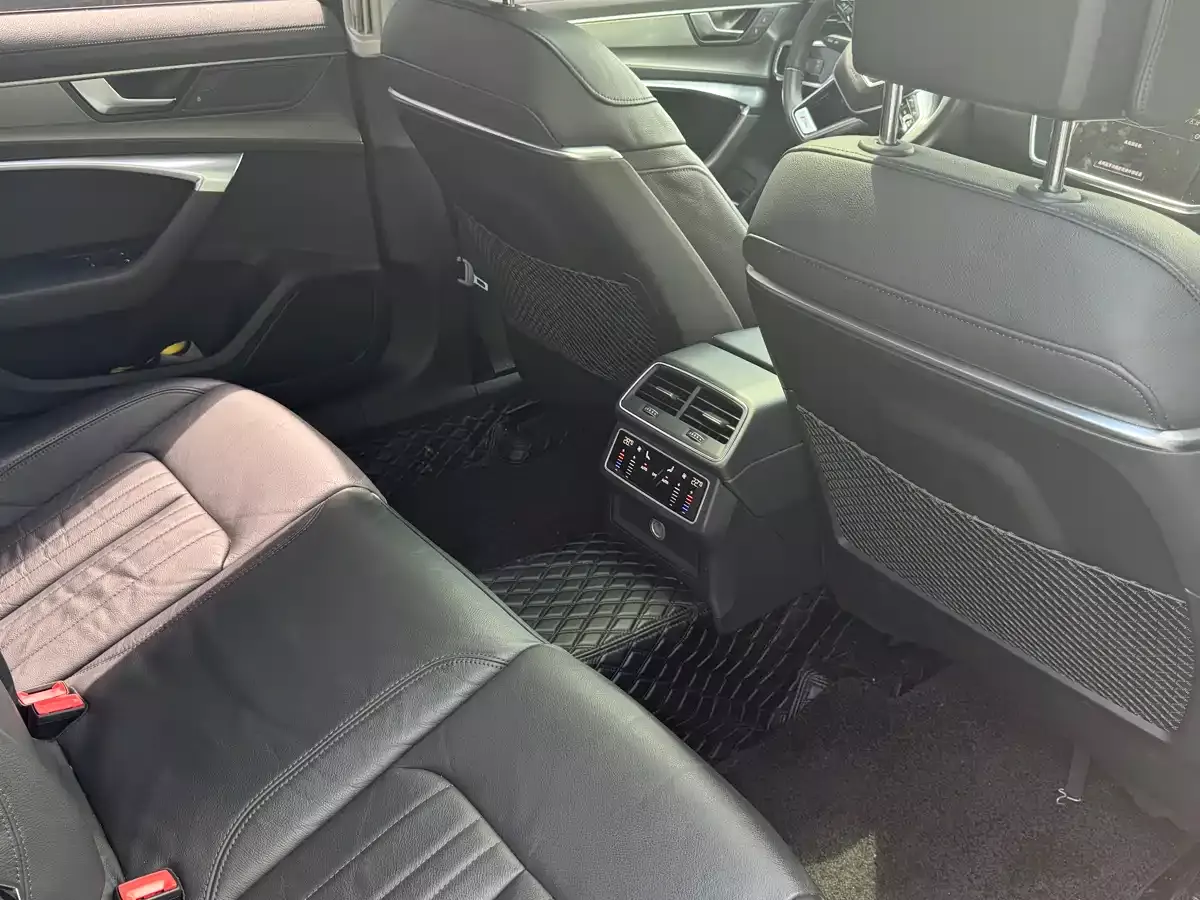 Audi A6L 2019 40 TFSI Luxury Elegance фото 10
