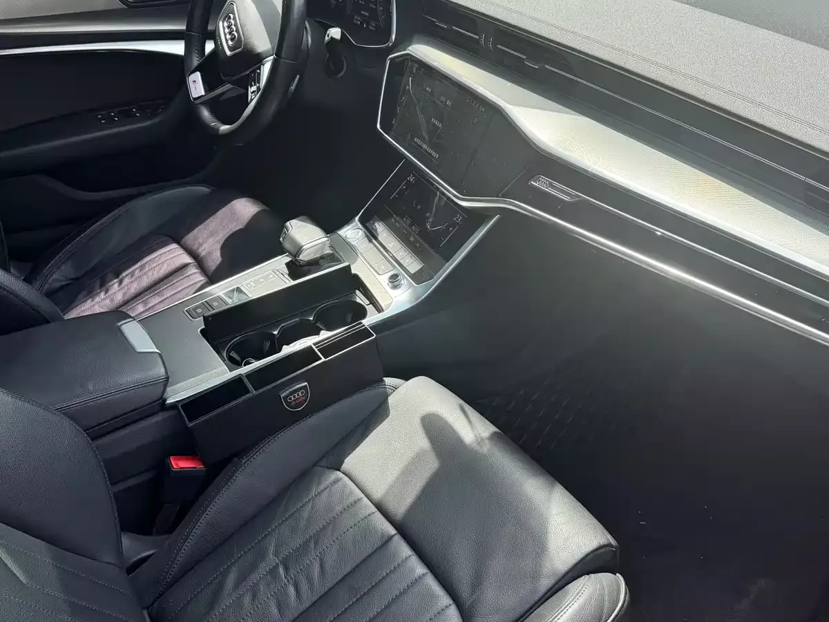 Audi A6L 2019 40 TFSI Luxury Elegance фото 12