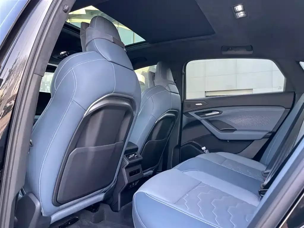 Audi Q6L Sportback e-tron 2025 Pioneer Navigation Edition фото 6