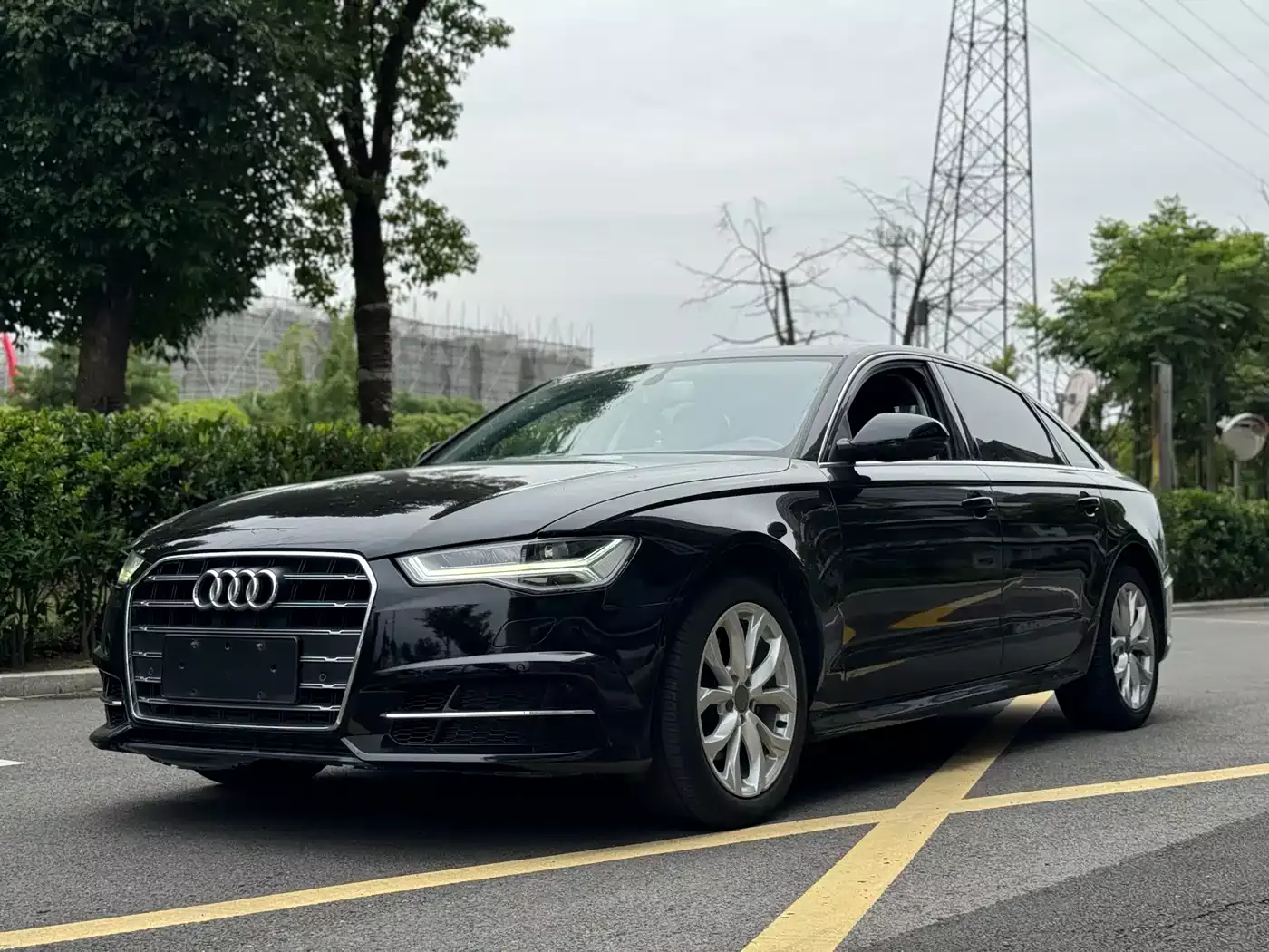 Audi A6L 2018 30th Anniversary 35 TFSI Fashion