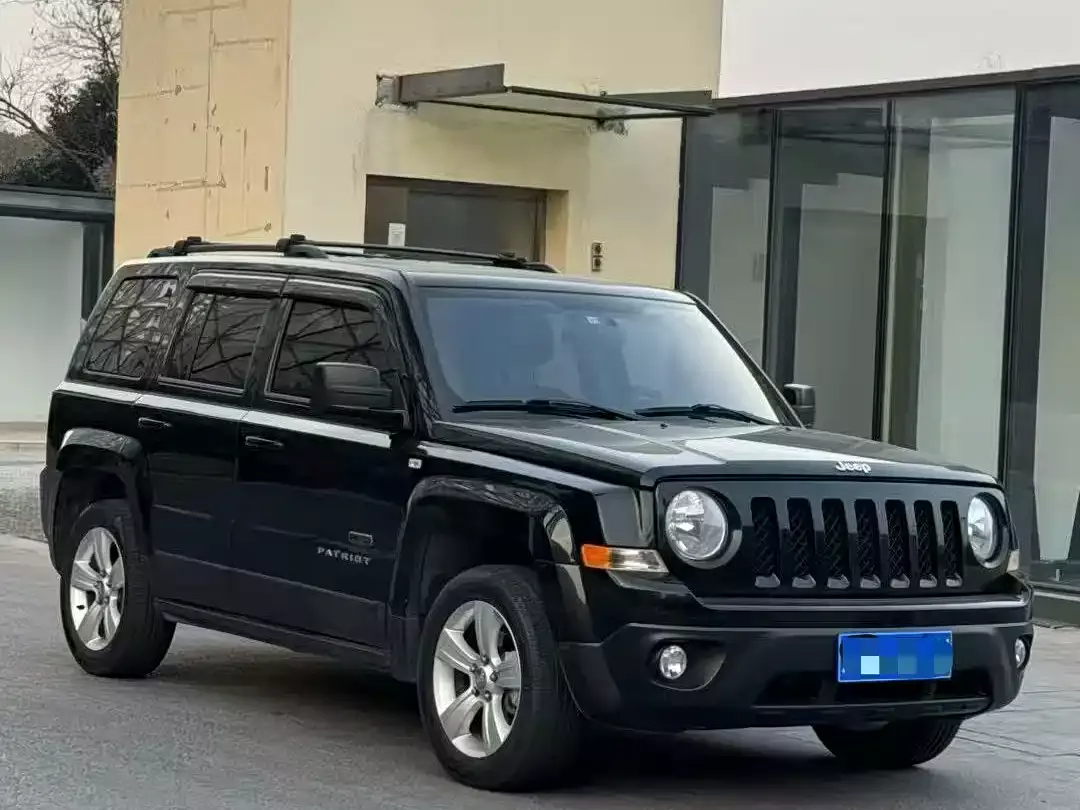 Jeep Patriot 2014 2.4L Sport фото 3