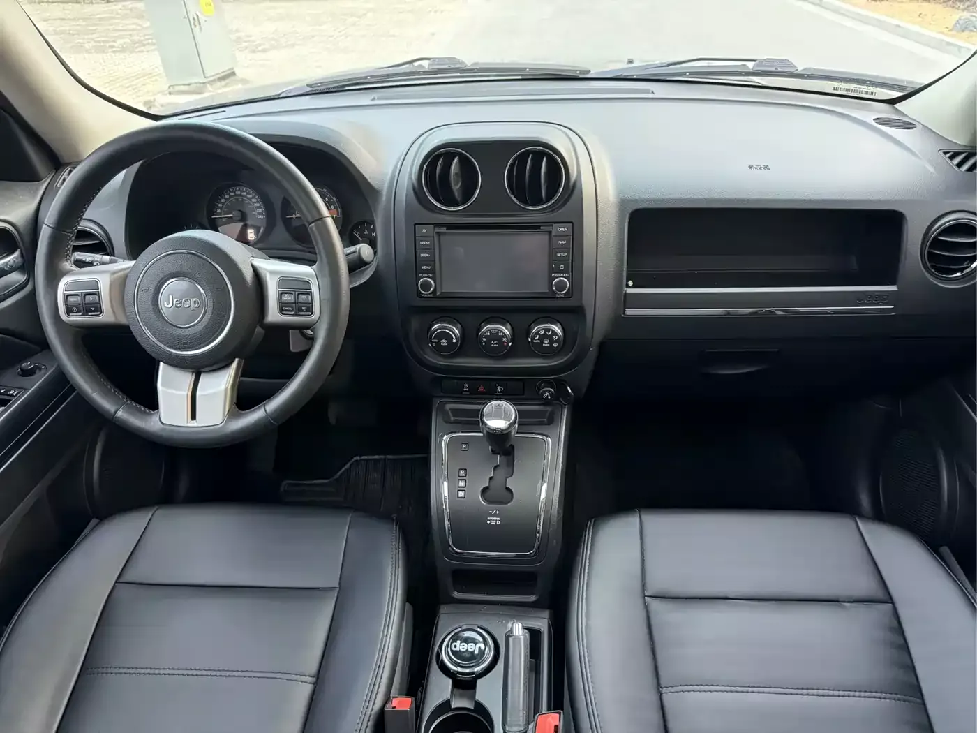 Jeep Patriot 2014 2.4L Sport фото 10