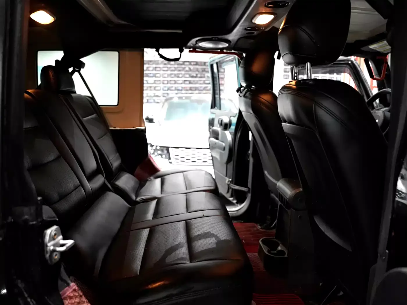 Jeep Wrangler 2009 3.8L Rubicon 4-Door фото 11