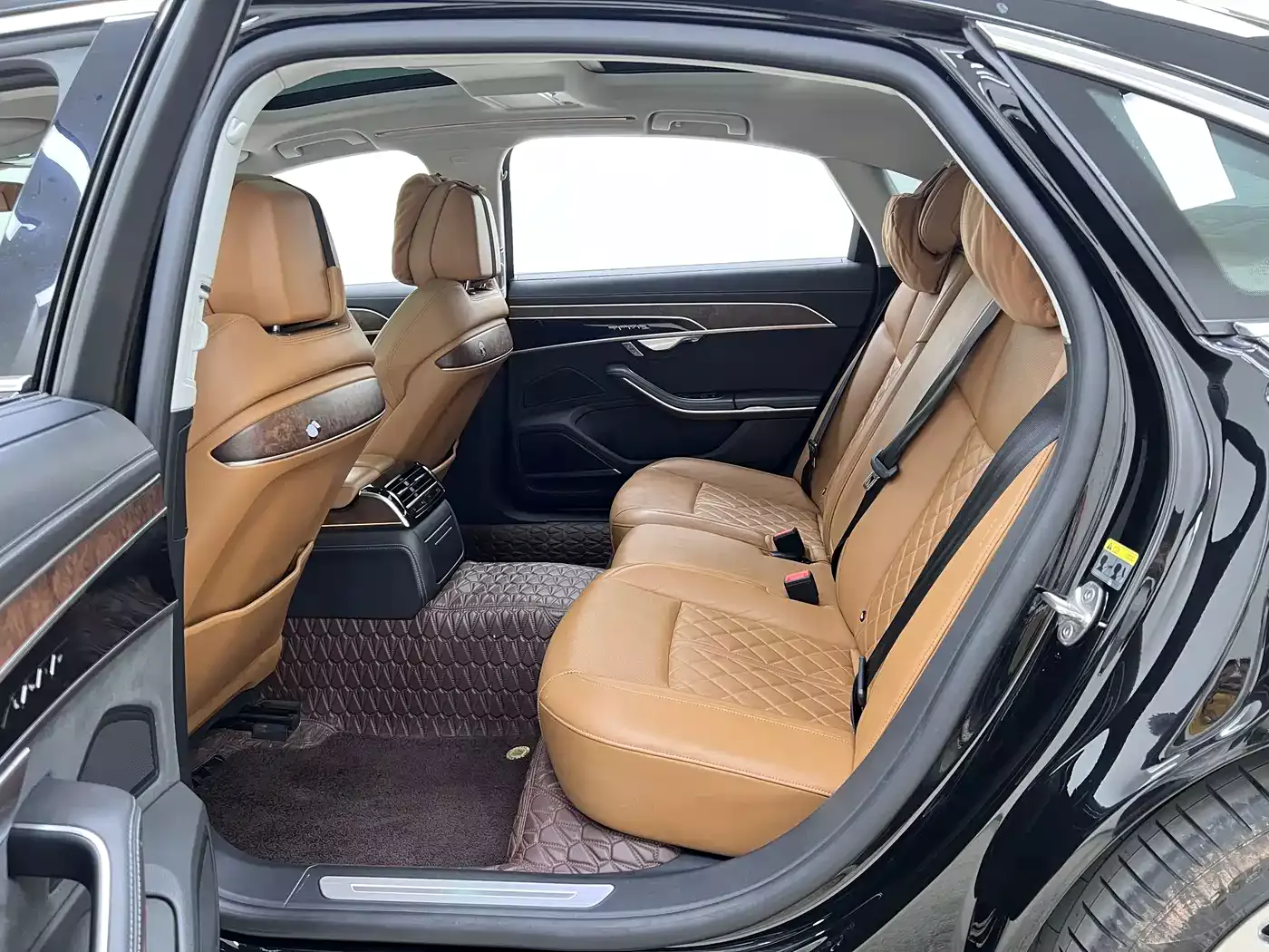 Audi A8 2023 A8L 50 TFSI quattro Premium фото 18