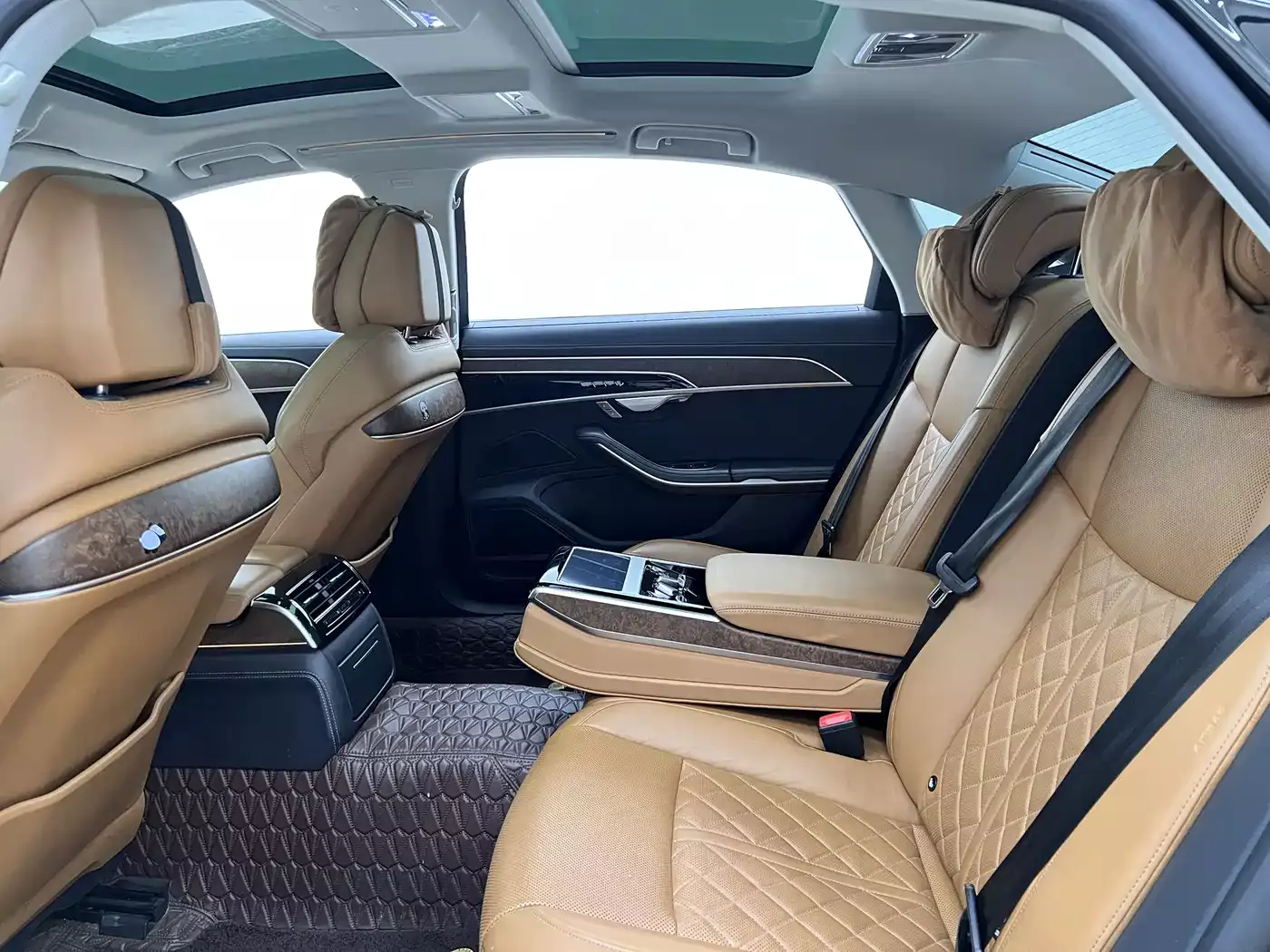 Audi A8 2023 A8L 50 TFSI quattro Premium фото 19