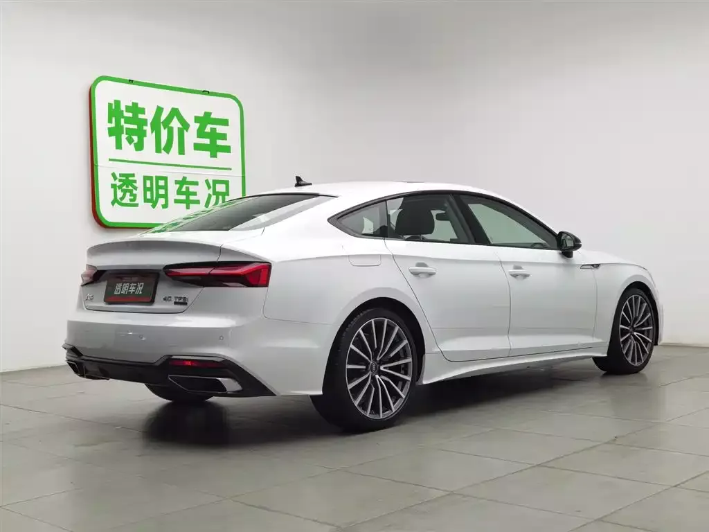 Audi A5 (Import) 2024 Sportback 40 TFSI quattro Luxury Dynamic фото 2