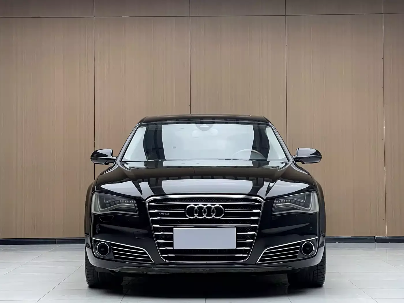 Audi A8 2012 A8L 6.3 FSI W12 quattro фото 2