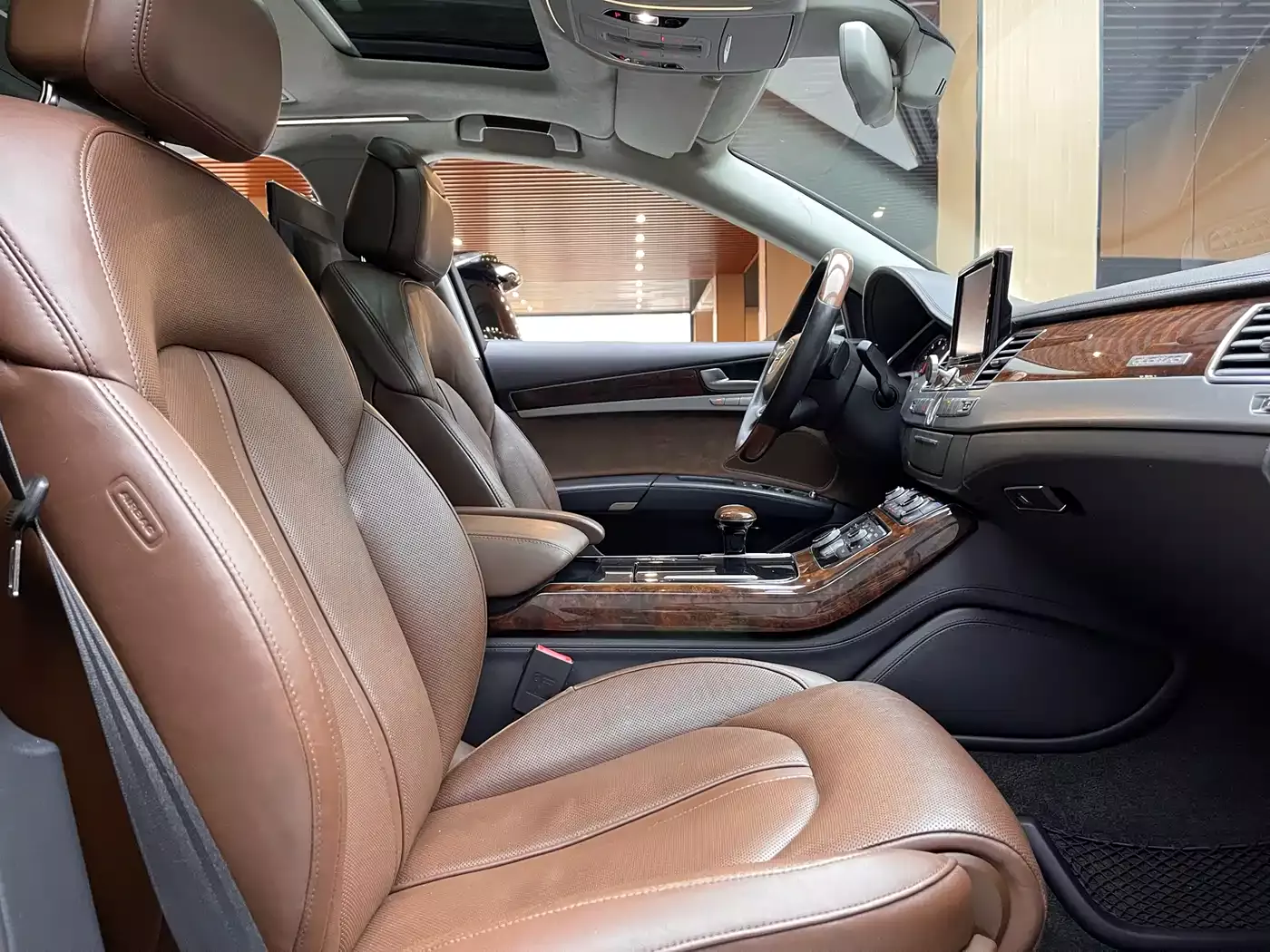 Audi A8 2012 A8L 6.3 FSI W12 quattro фото 6