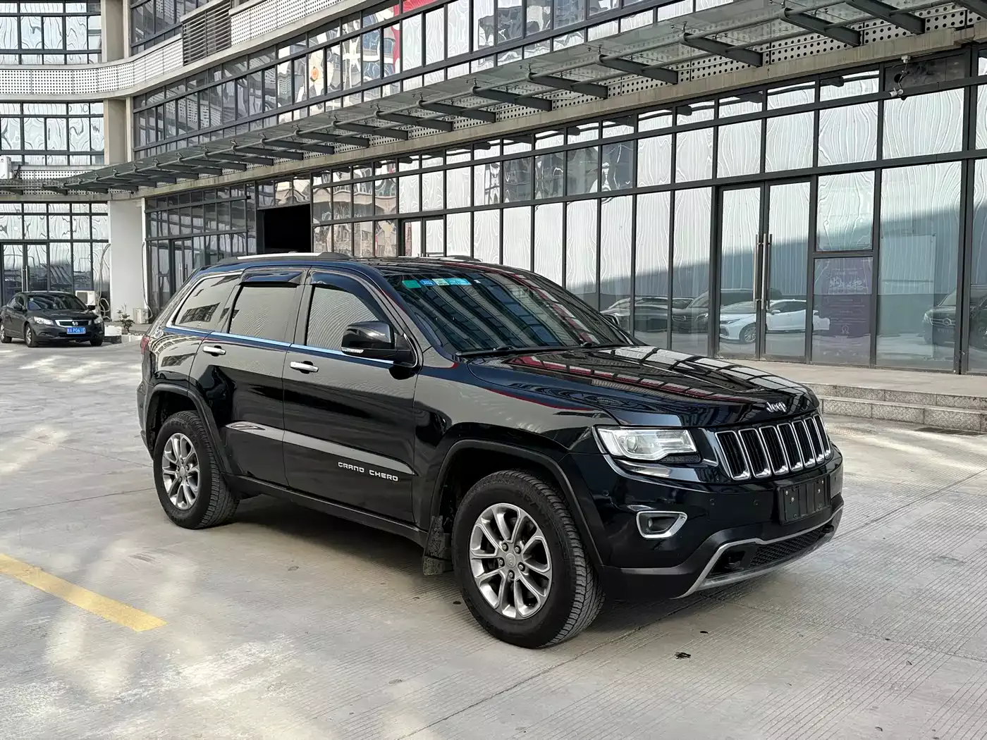 Jeep Grand Cherokee (Import) 2015 3.0TD Diesel Luxury Navigation Edition фото 3