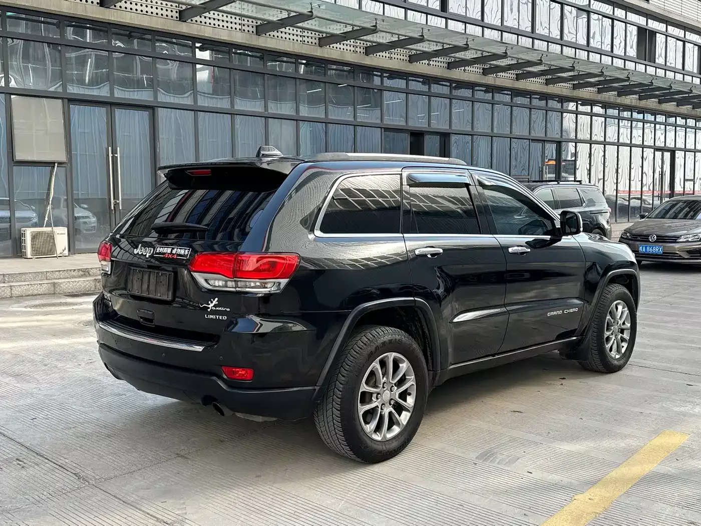 Jeep Grand Cherokee (Import) 2015 3.0TD Diesel Luxury Navigation Edition фото 4