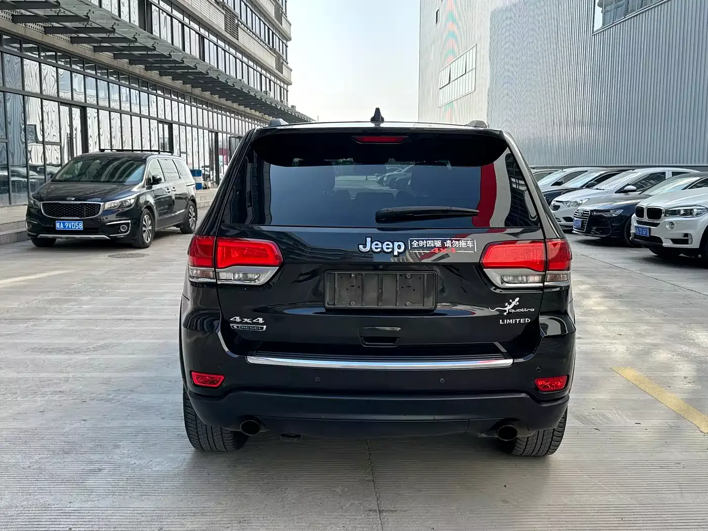 Jeep Grand Cherokee (Import) 2015 3.0TD Diesel Luxury Navigation Edition фото 5
