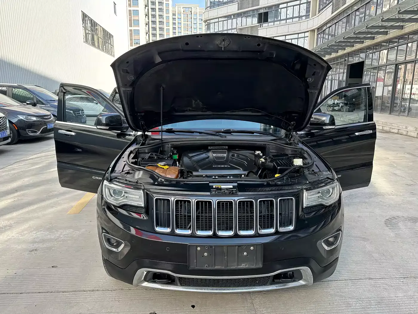 Jeep Grand Cherokee (Import) 2015 3.0TD Diesel Luxury Navigation Edition фото 7