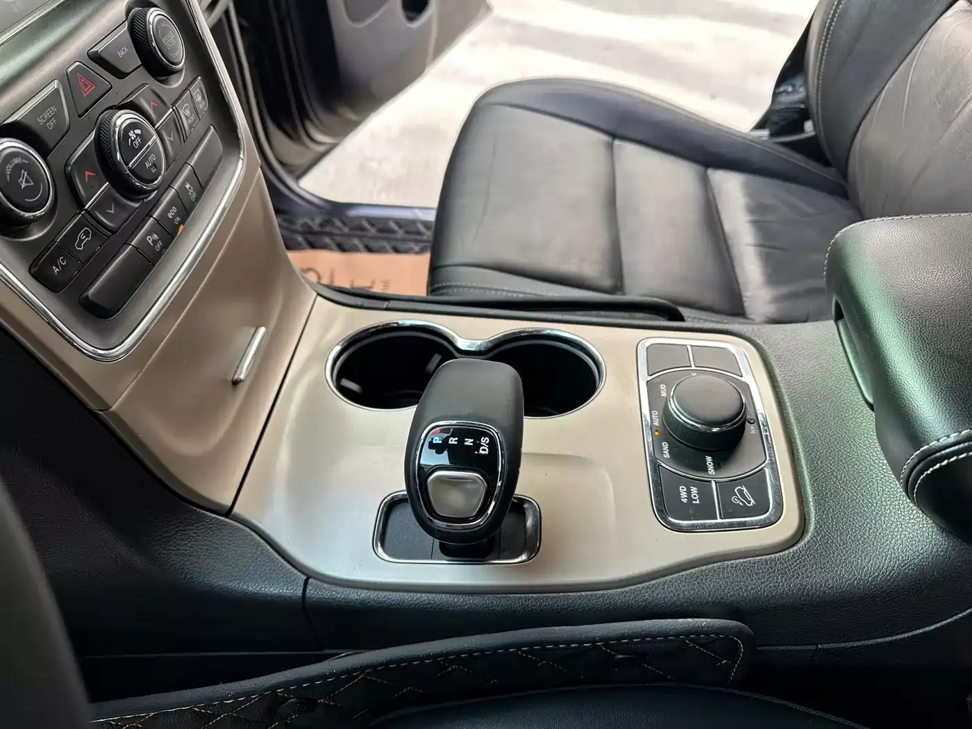 Jeep Grand Cherokee (Import) 2015 3.0TD Diesel Luxury Navigation Edition фото 13