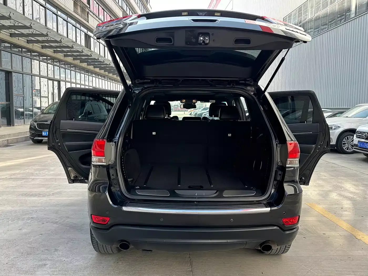 Jeep Grand Cherokee (Import) 2015 3.0TD Diesel Luxury Navigation Edition фото 18