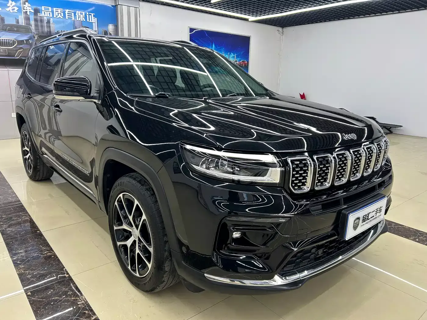 Jeep Grand Commander 2022 2.0T AWD Luxury Edition фото 3