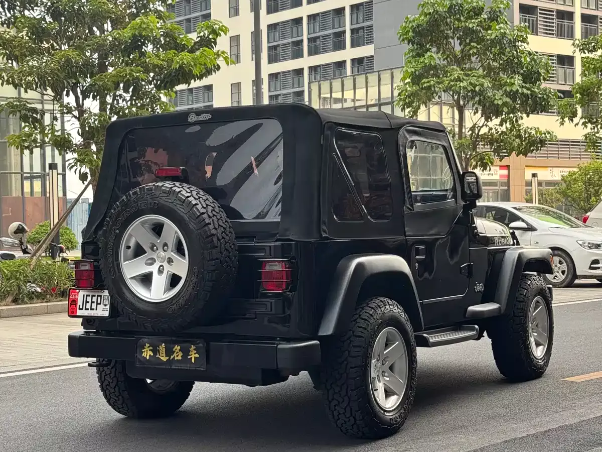 Jeep Wrangler 2005 4.0L Rubicon фото 4