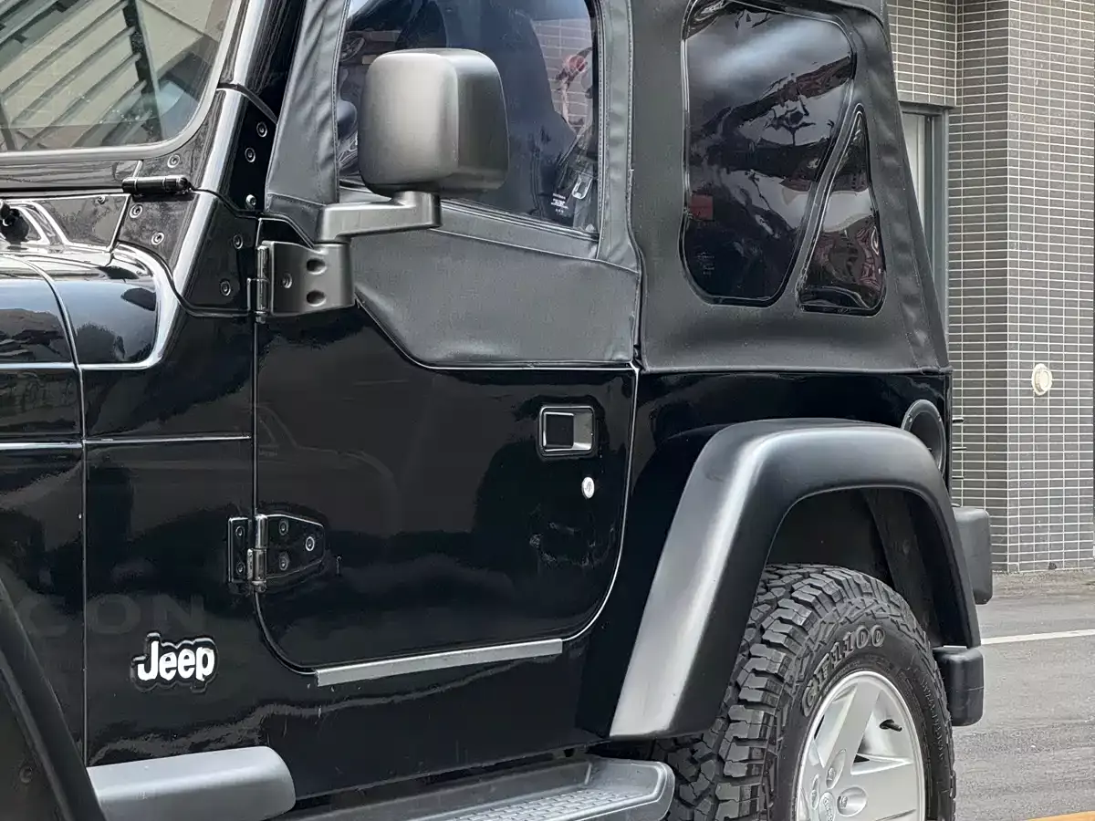 Jeep Wrangler 2005 4.0L Rubicon фото 7