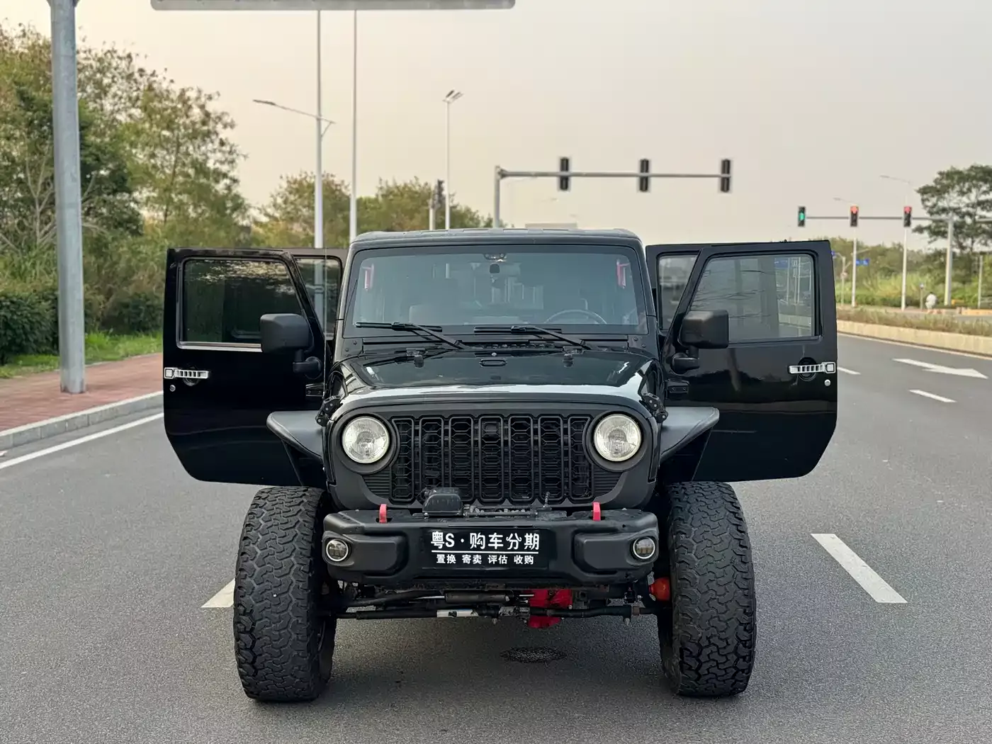 Jeep Wrangler 2010 3.8L Rubicon 4-Door фото 2