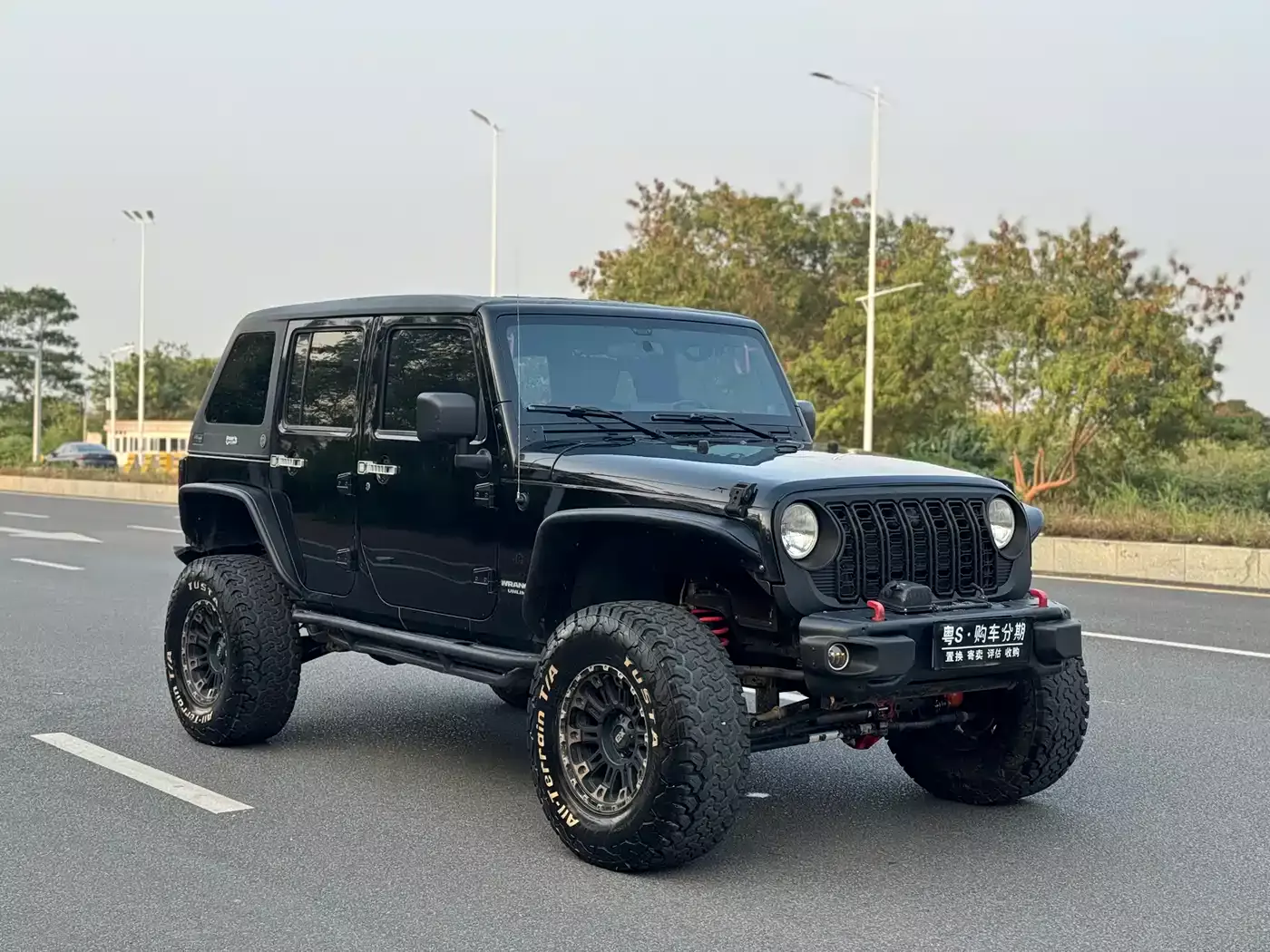 Jeep Wrangler 2010 3.8L Rubicon 4-Door фото 3