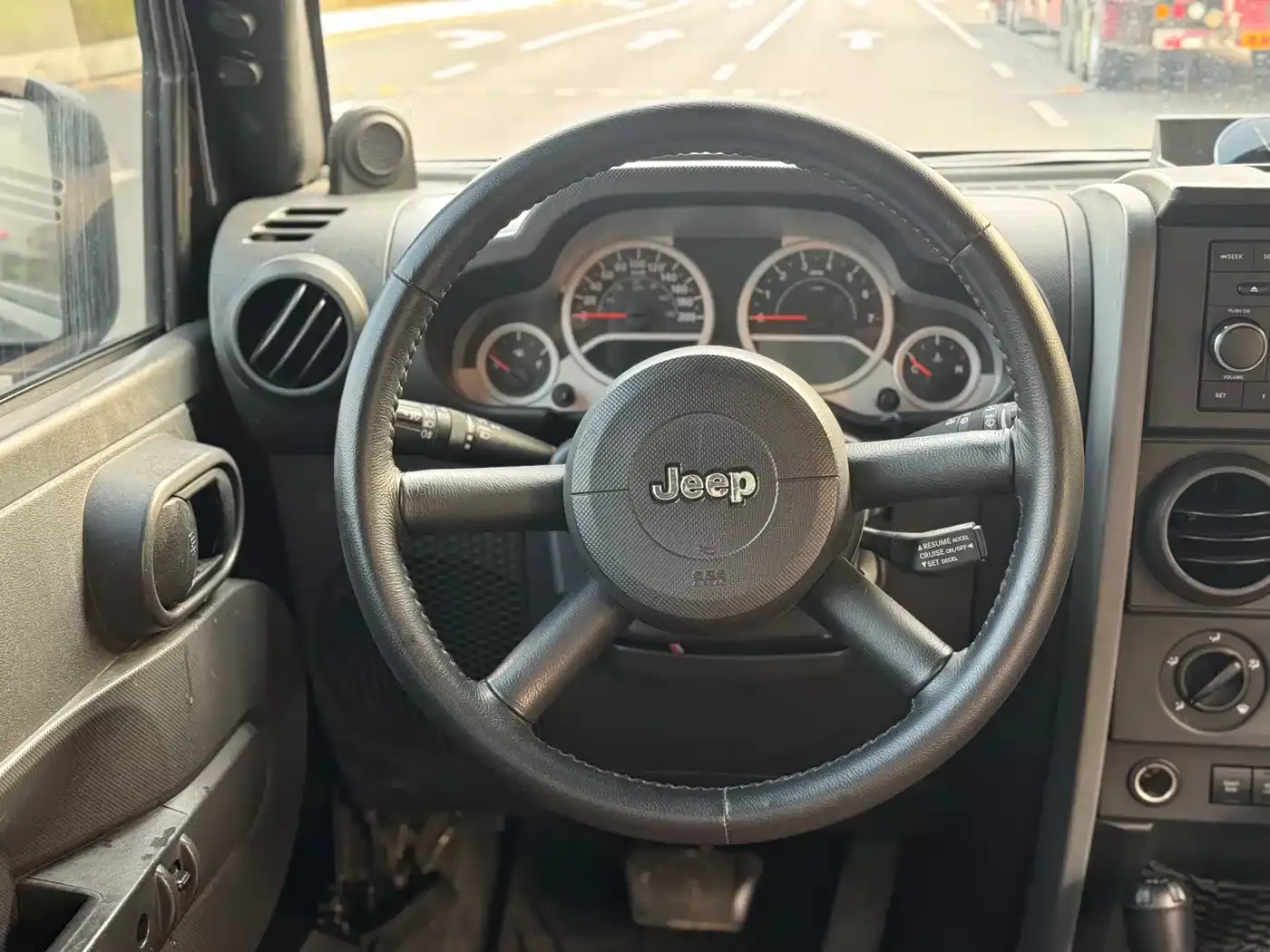 Jeep Wrangler 2010 3.8L Rubicon 4-Door фото 9