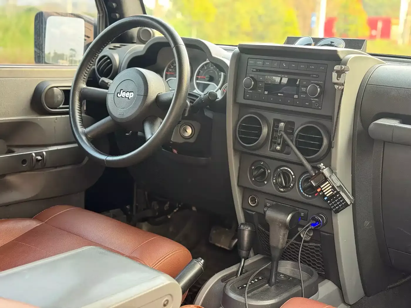 Jeep Wrangler 2010 3.8L Rubicon 4-Door фото 13