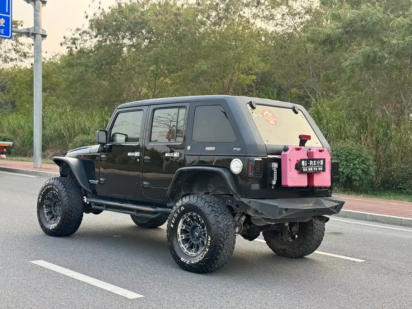 Jeep Wrangler 2010 3.8L Rubicon 4-Door фото 16