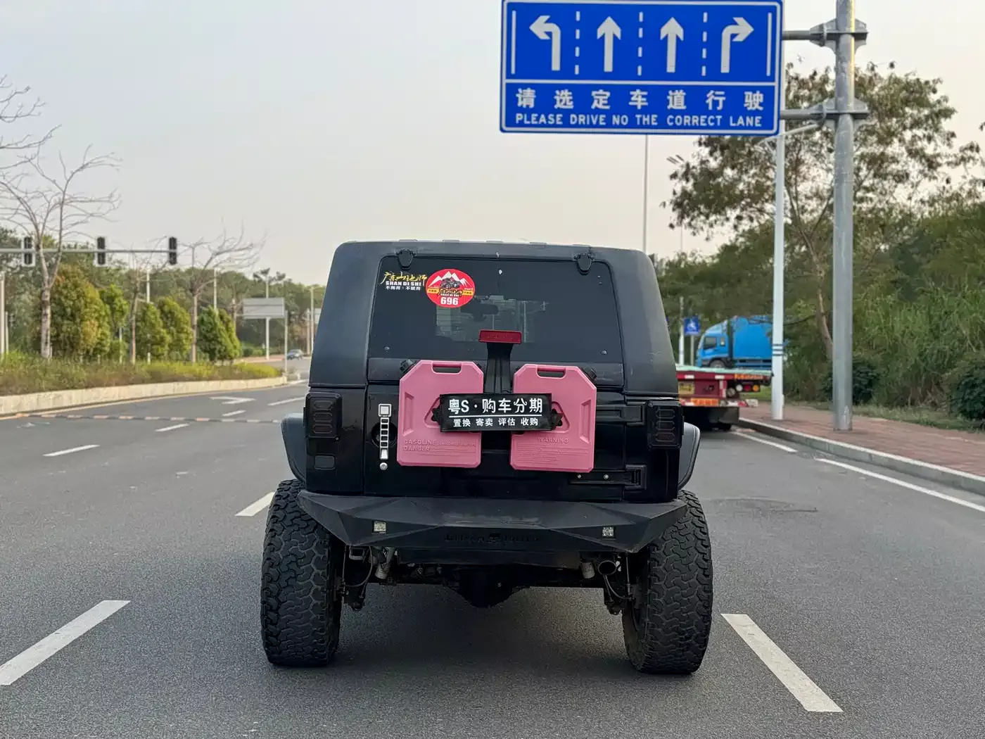 Jeep Wrangler 2010 3.8L Rubicon 4-Door фото 17