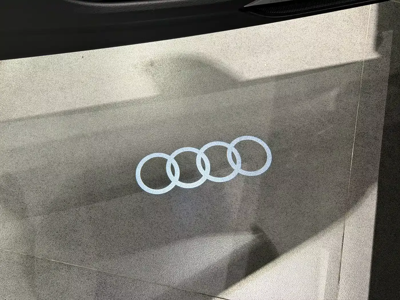 Audi A8 2023 A8L 55 TFSI quattro Flagship фото 15