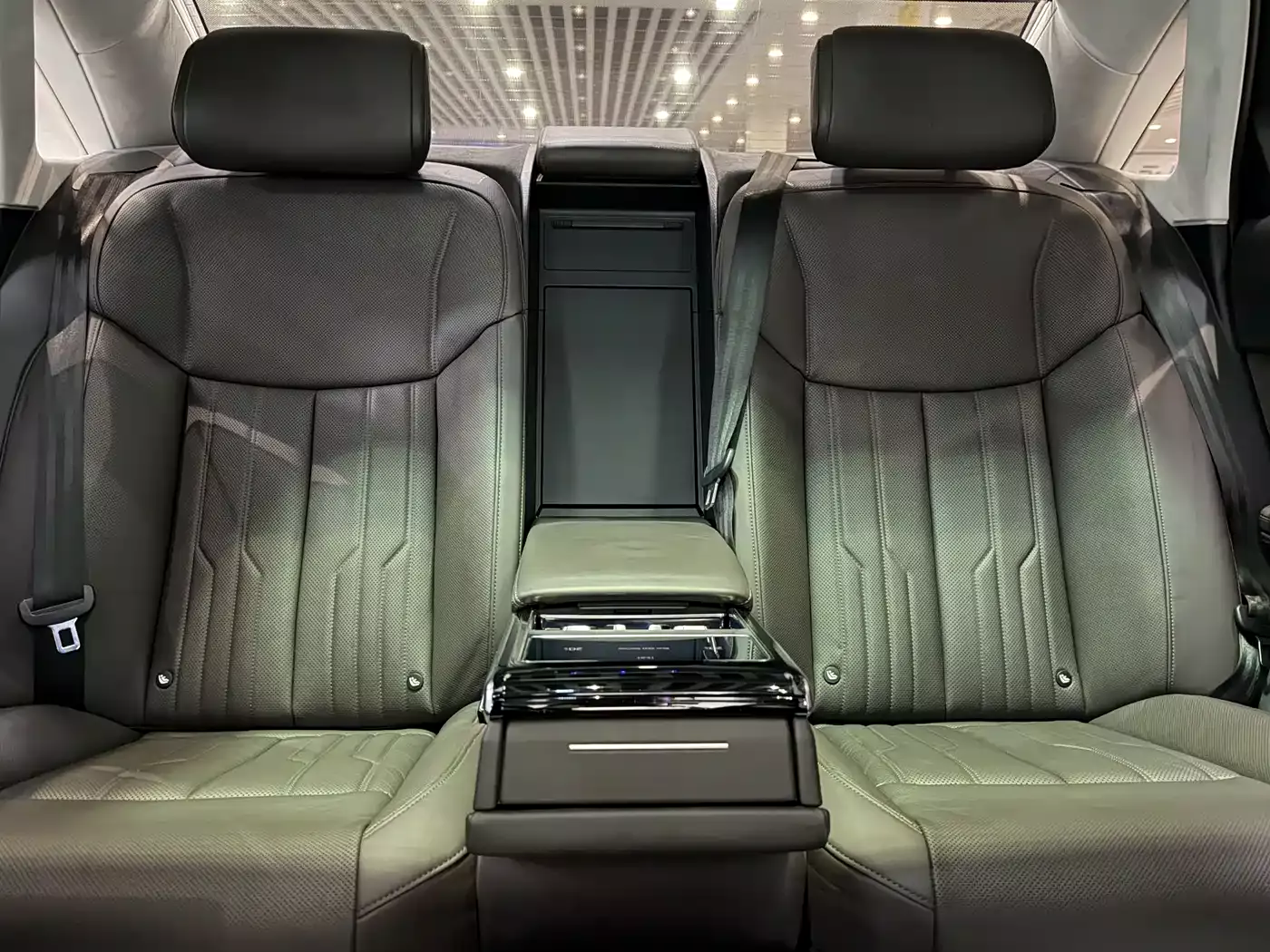 Audi A8 2023 A8L 55 TFSI quattro Flagship фото 35