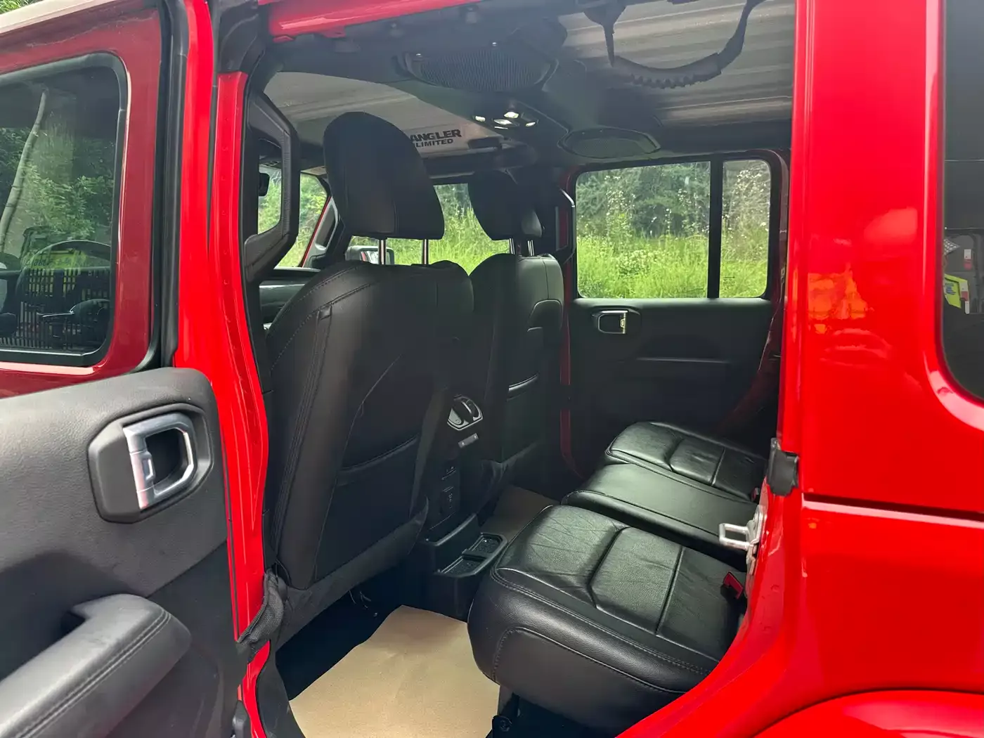 Jeep Wrangler 2022 2.0T Highland 4-Door фото 11