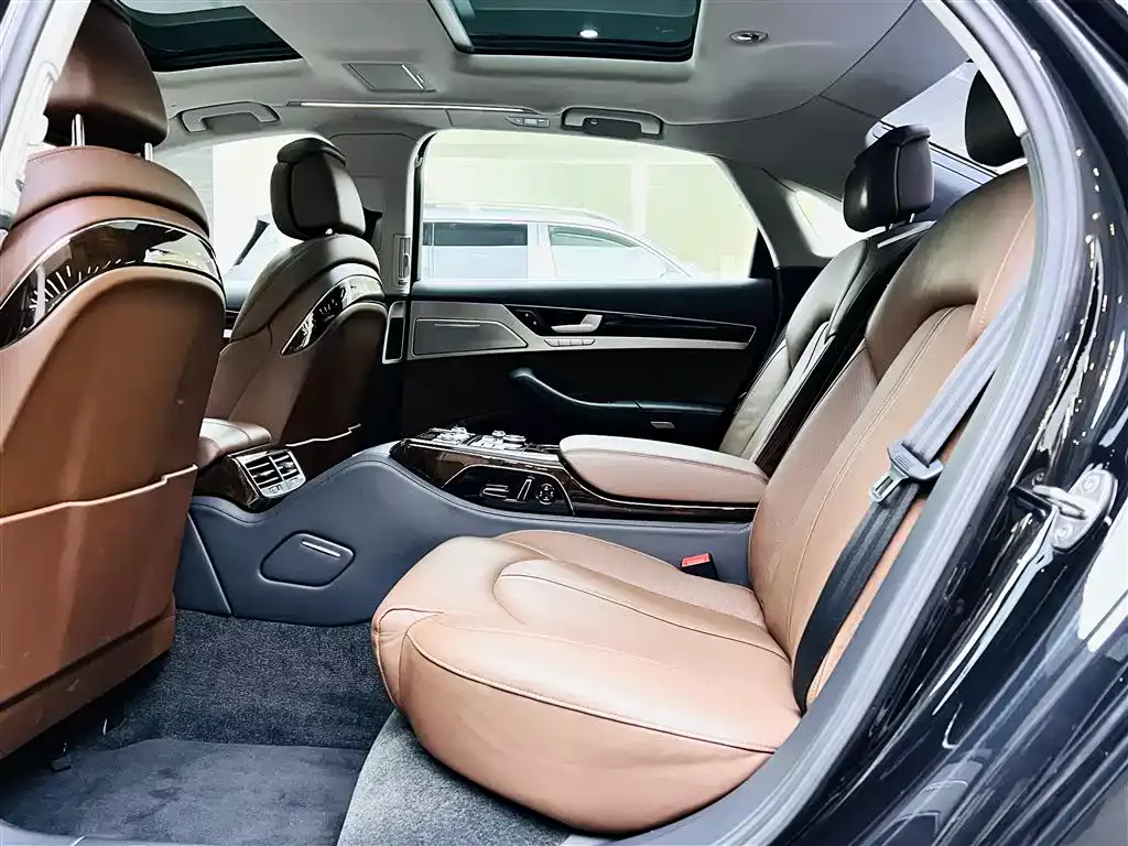 Audi A8 2014 A8L 45 TFSI quattro Luxury фото 16