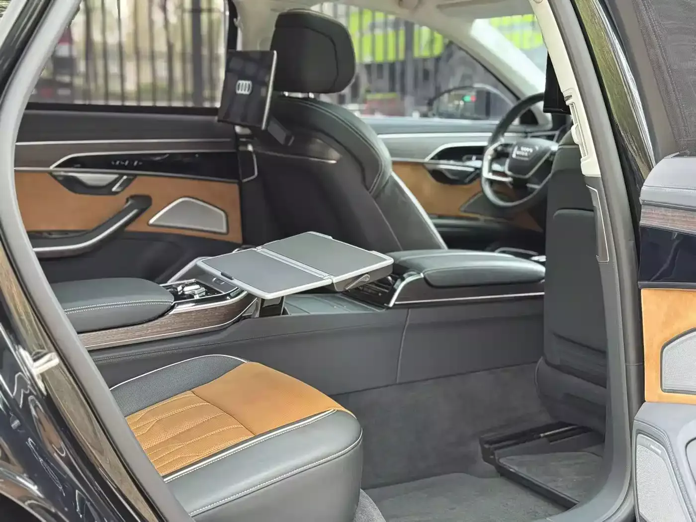 Audi A8 2022 Model A8L 60 TFSI quattro Premium Collector's Edition фото 6