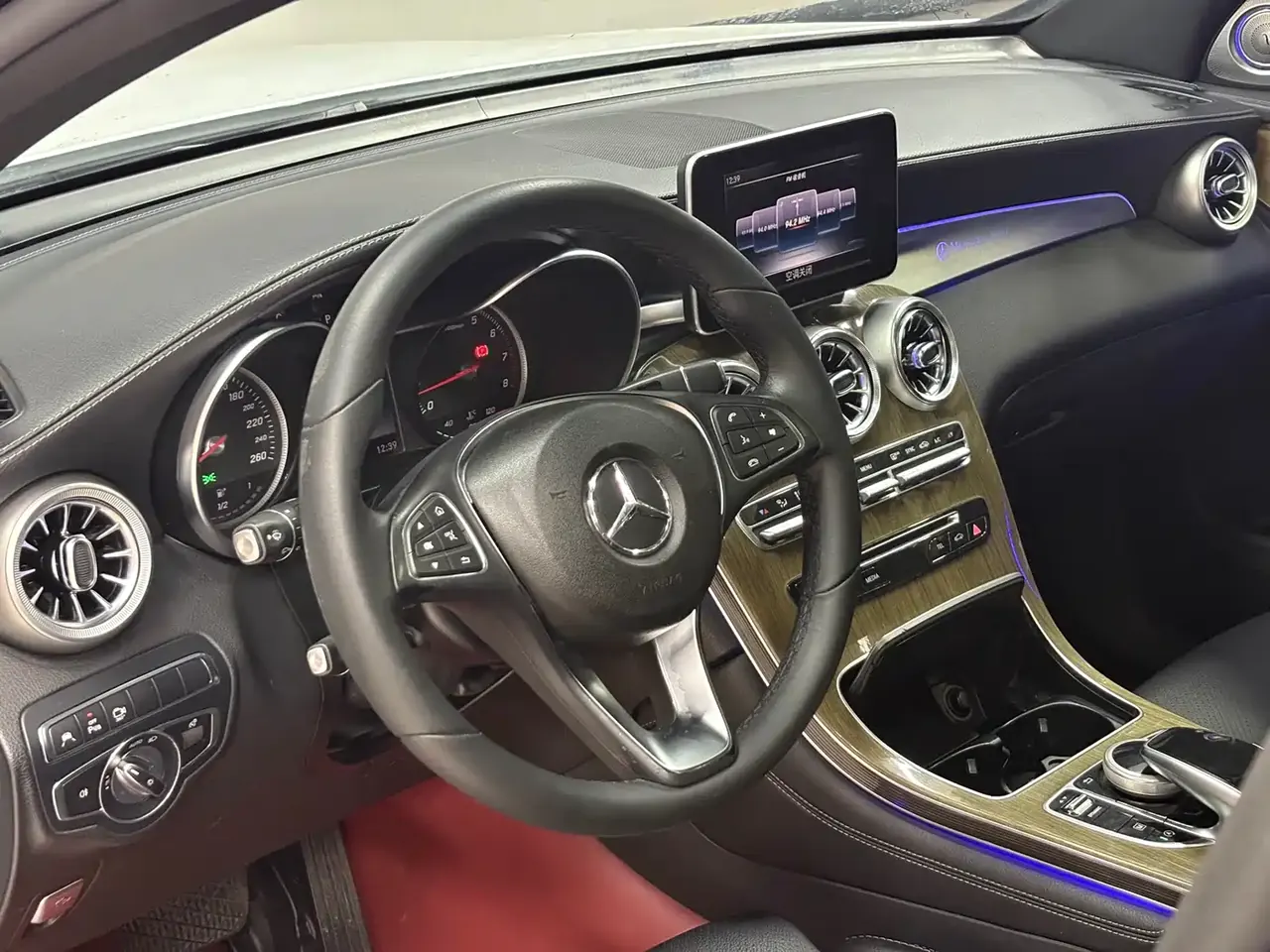 Mercedes-Benz GLC Coupe 2017 GLC 260 4MATIC Coupe SUV фото 9