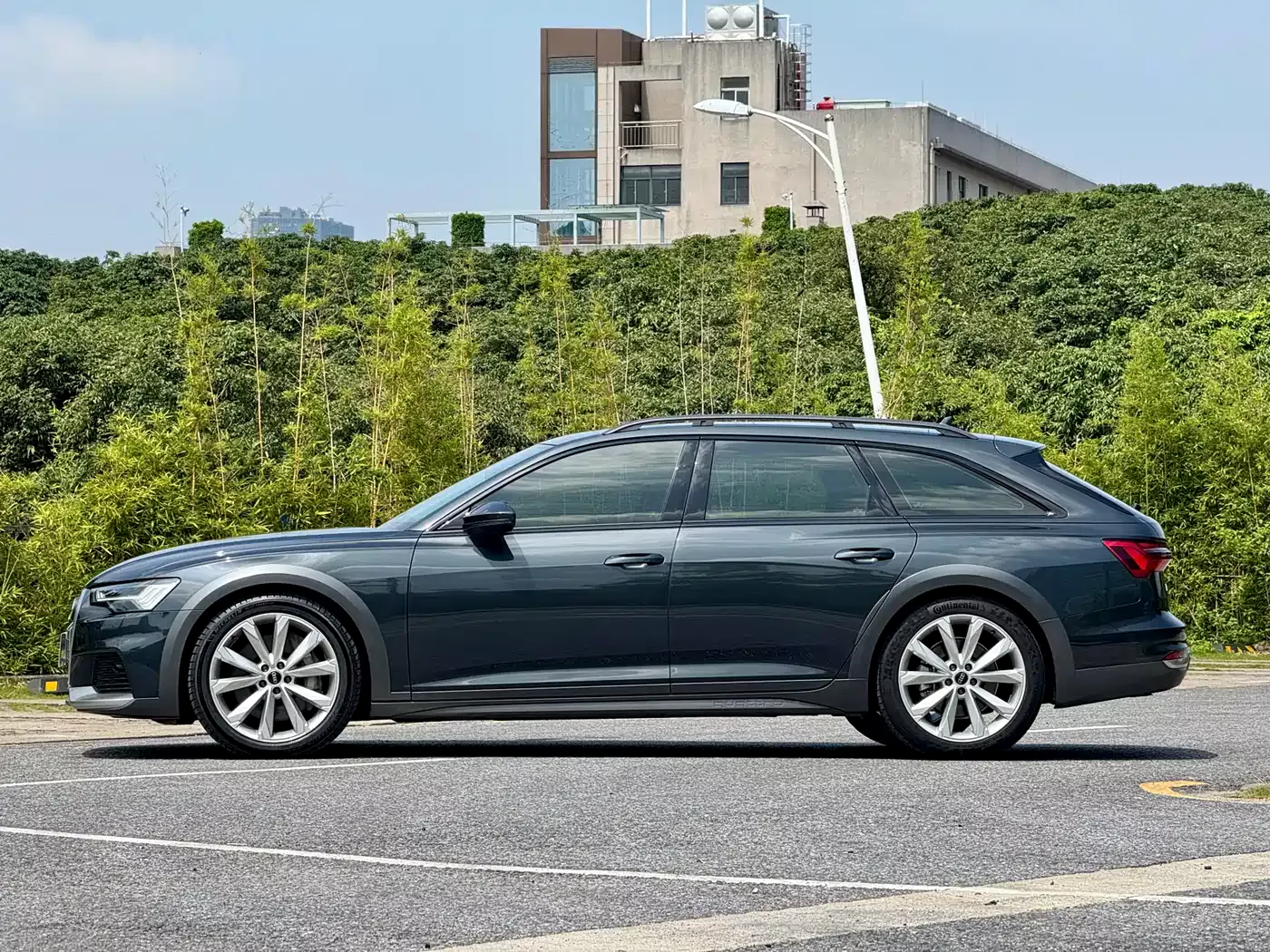 Audi A6 (Import) 2022 allroad quattro Explorer 55 TFSI Premium Off-road фото 4