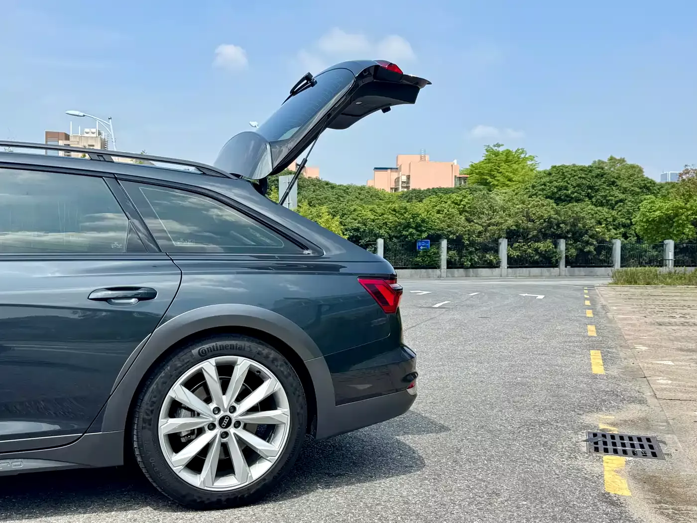 Audi A6 (Import) 2022 allroad quattro Explorer 55 TFSI Premium Off-road фото 24